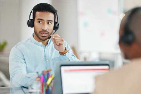 customer support headset operator